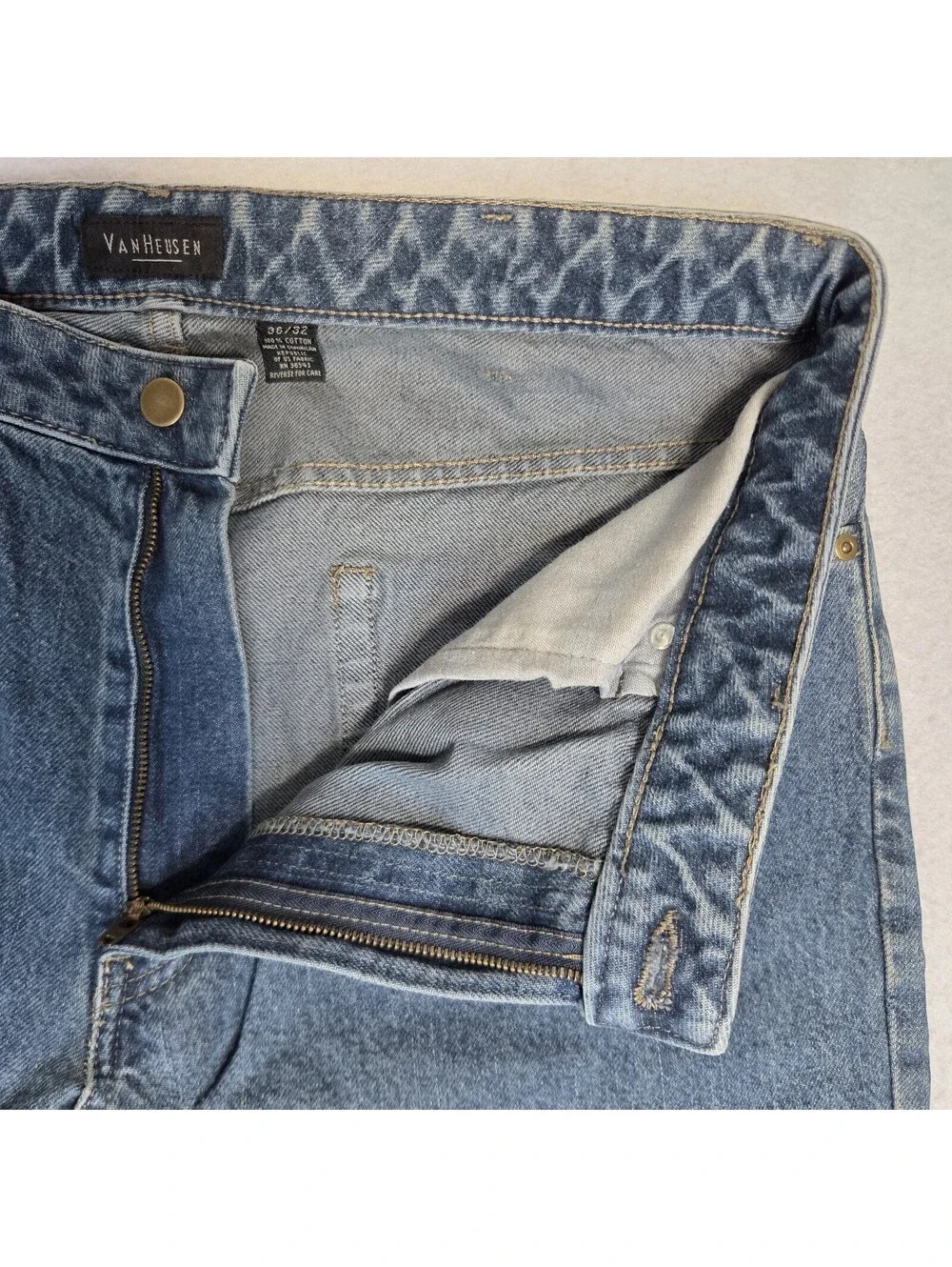 VTG Van Heusen Jeans Men's 36x32 Blue Cotton Denim Straight Leg Workwear Travel